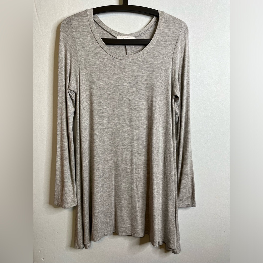 Carly Jean Favorite Swing Light Heather Gray Long Sleeve Tunic Top GUC S